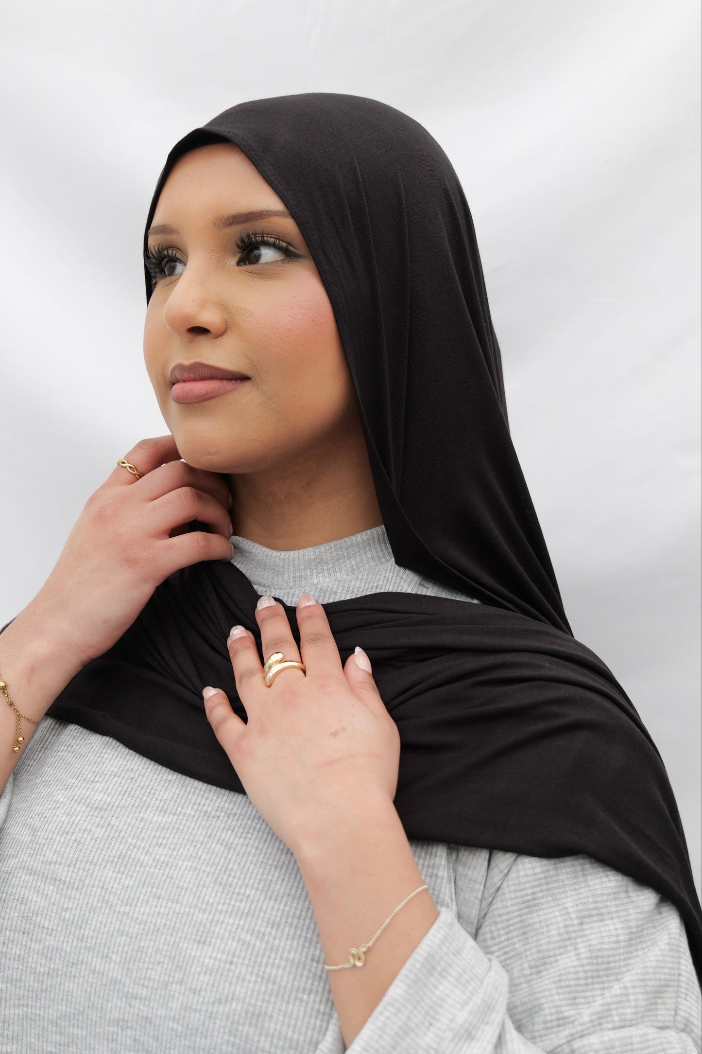 Built-in Magnets Premium Jersey Hijab in Black