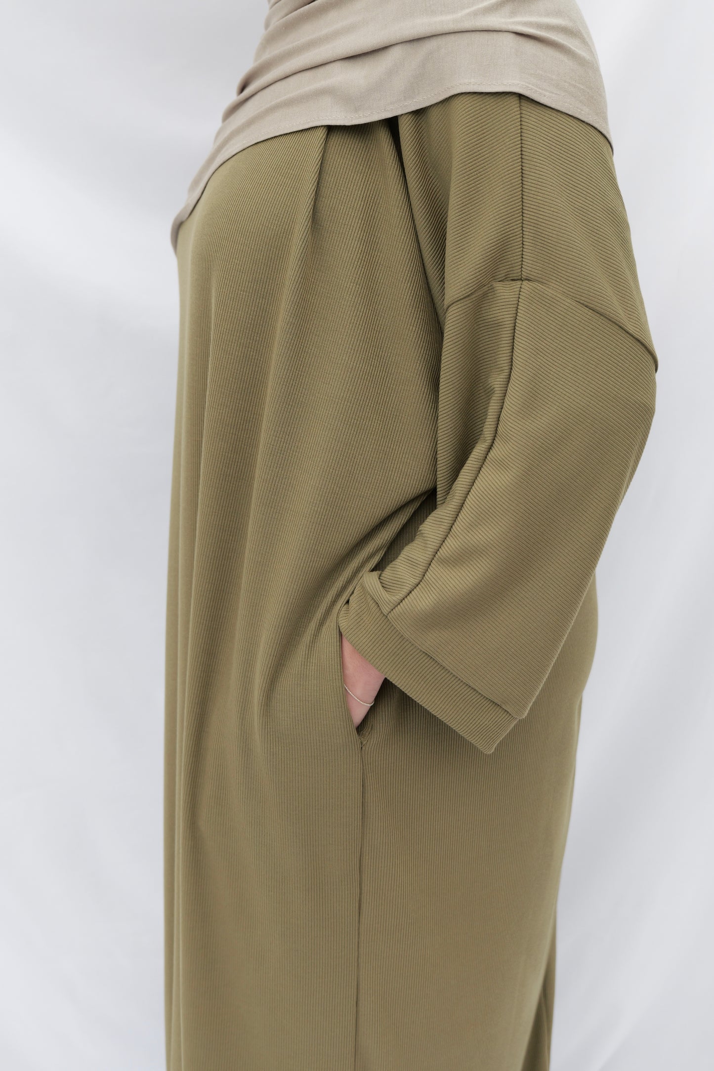 Ribbed Abaya with Pockets