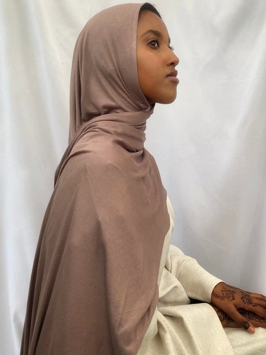 Built-in Magnet Premium Jersey Hijab in Warm Truffle